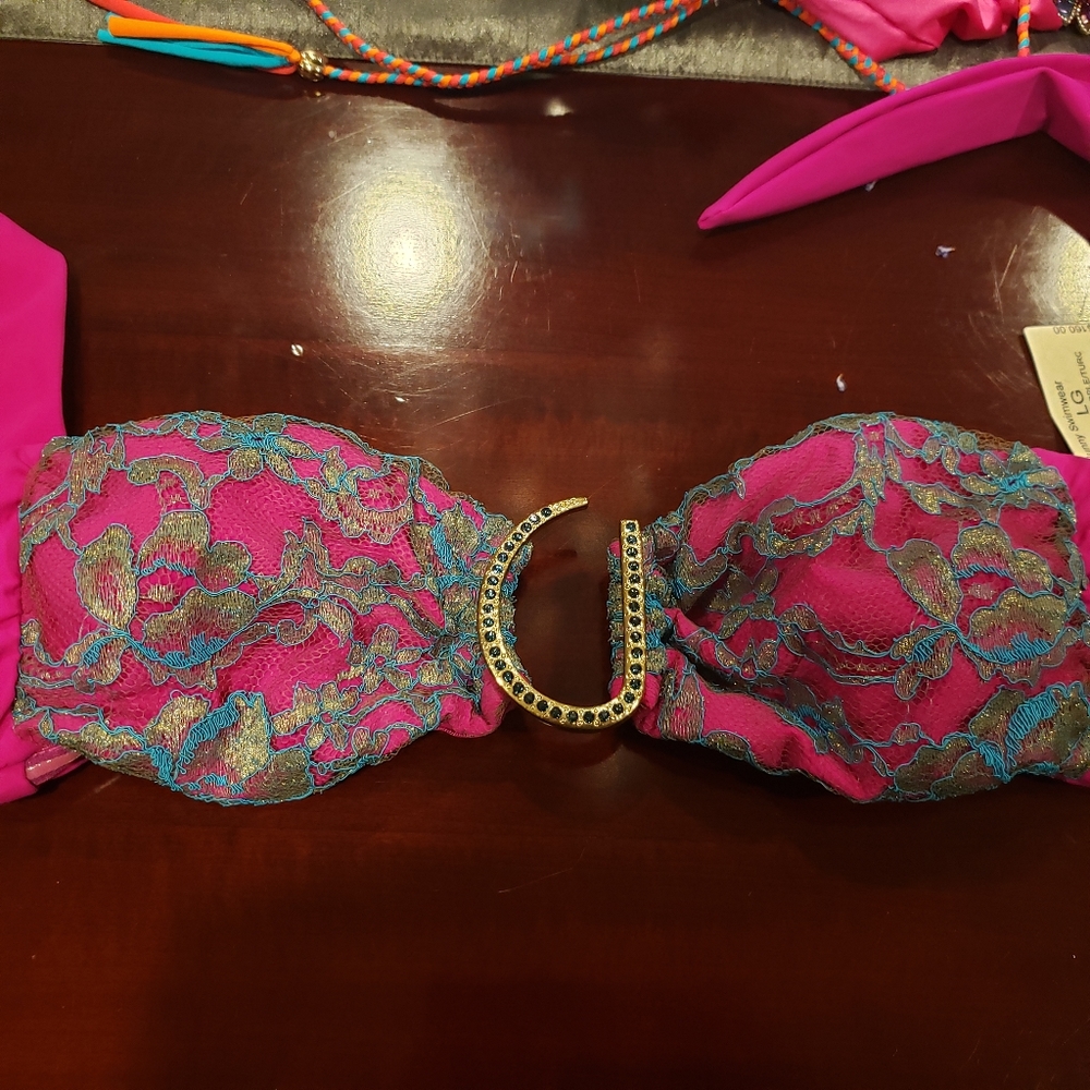 Beach Bunny bandeau top